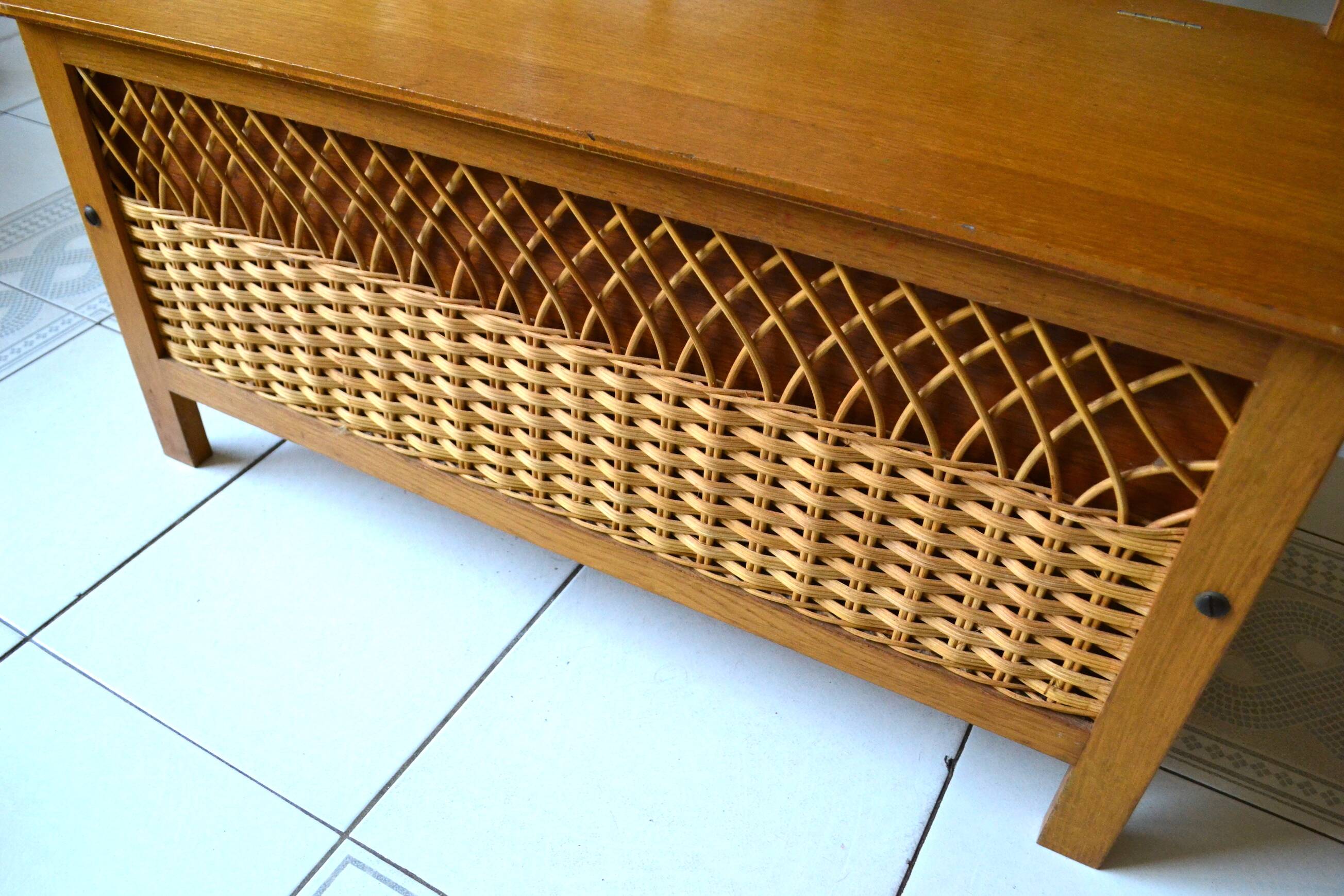 Wood and rattan bank bench from the 60s/70s.