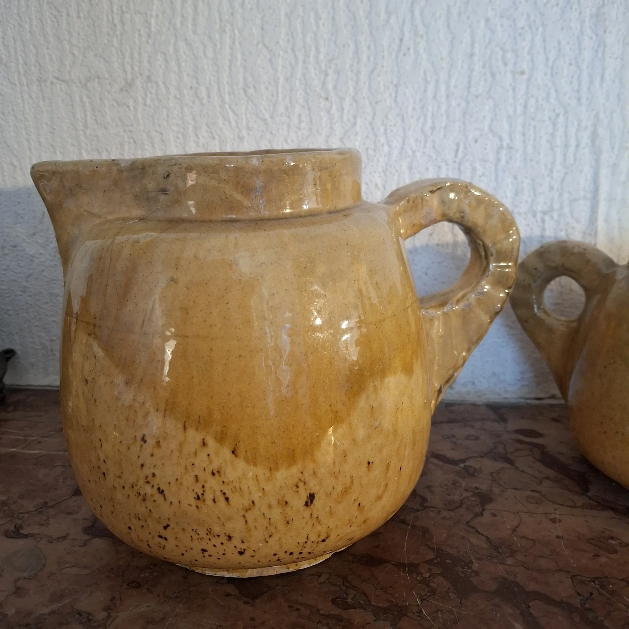 Paire de pichets en terre vernissée Biot, 1950