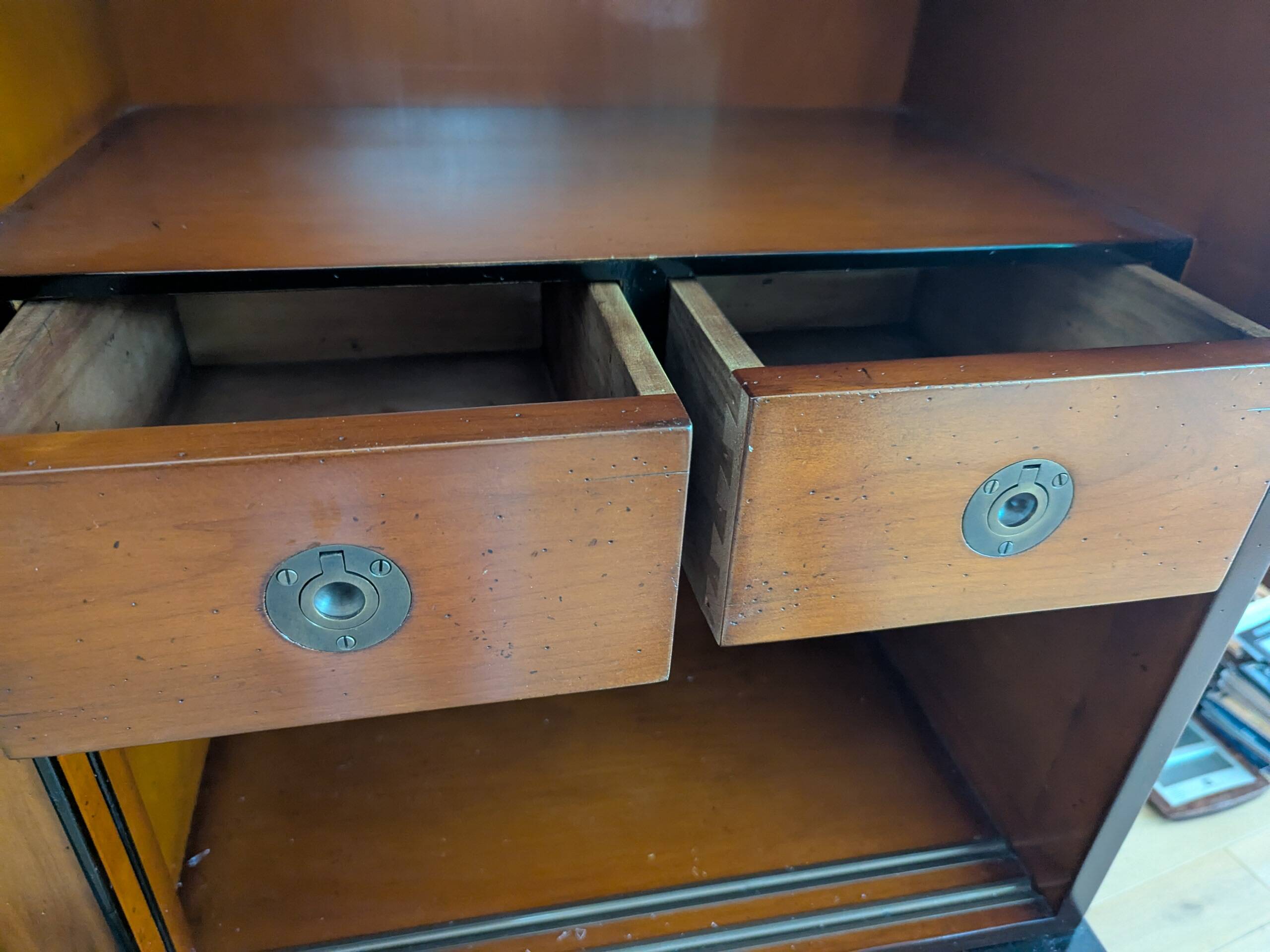 Dresser by Mare per Terram by Land and by Sea