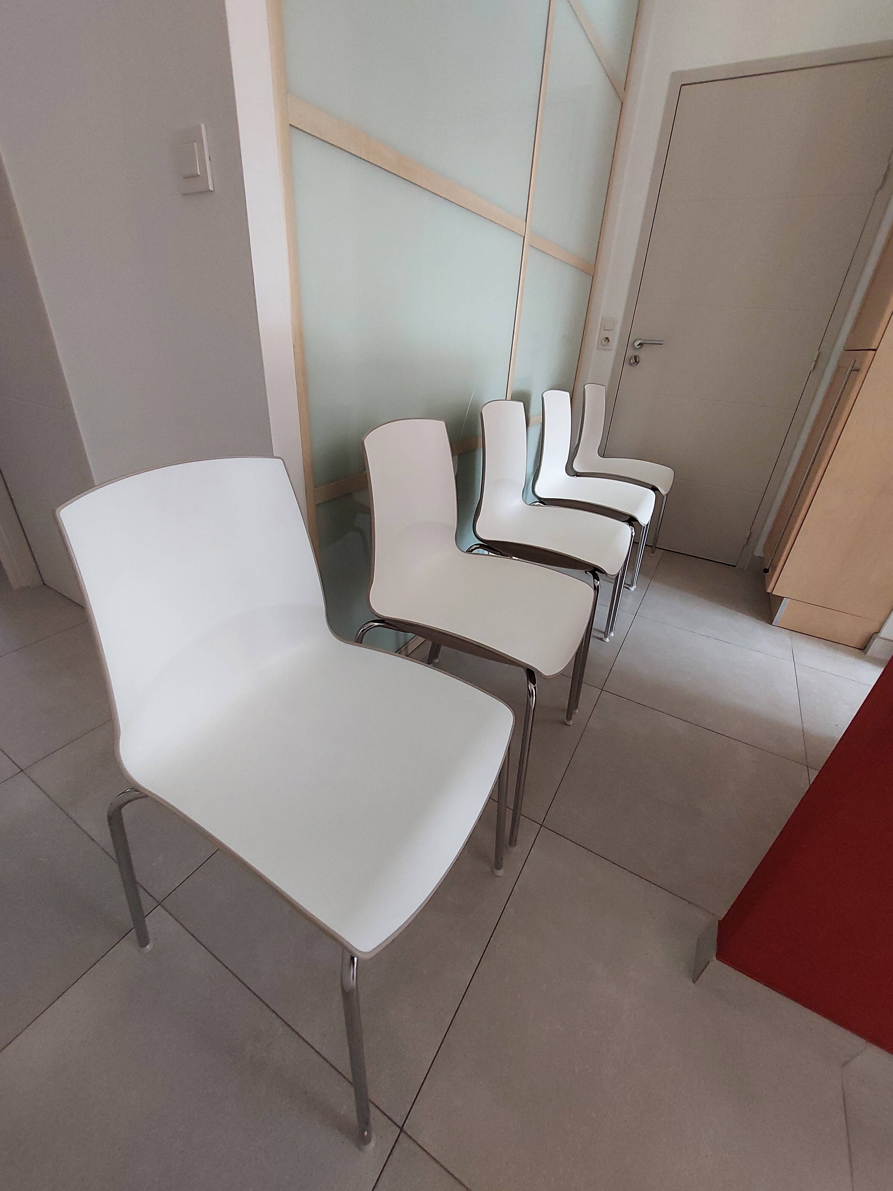 5 chairs NOW from Sandonà and Sandrin for INFINITI