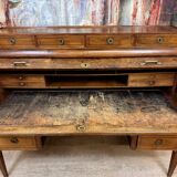 Bureau à cylindre de centre en noyer, époque Louis XVI