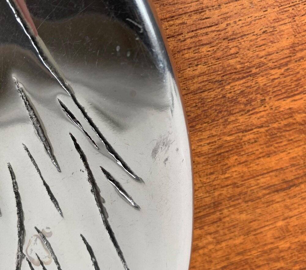 Vintage Canadian metal bowl with beaver decoration by Hoselton.