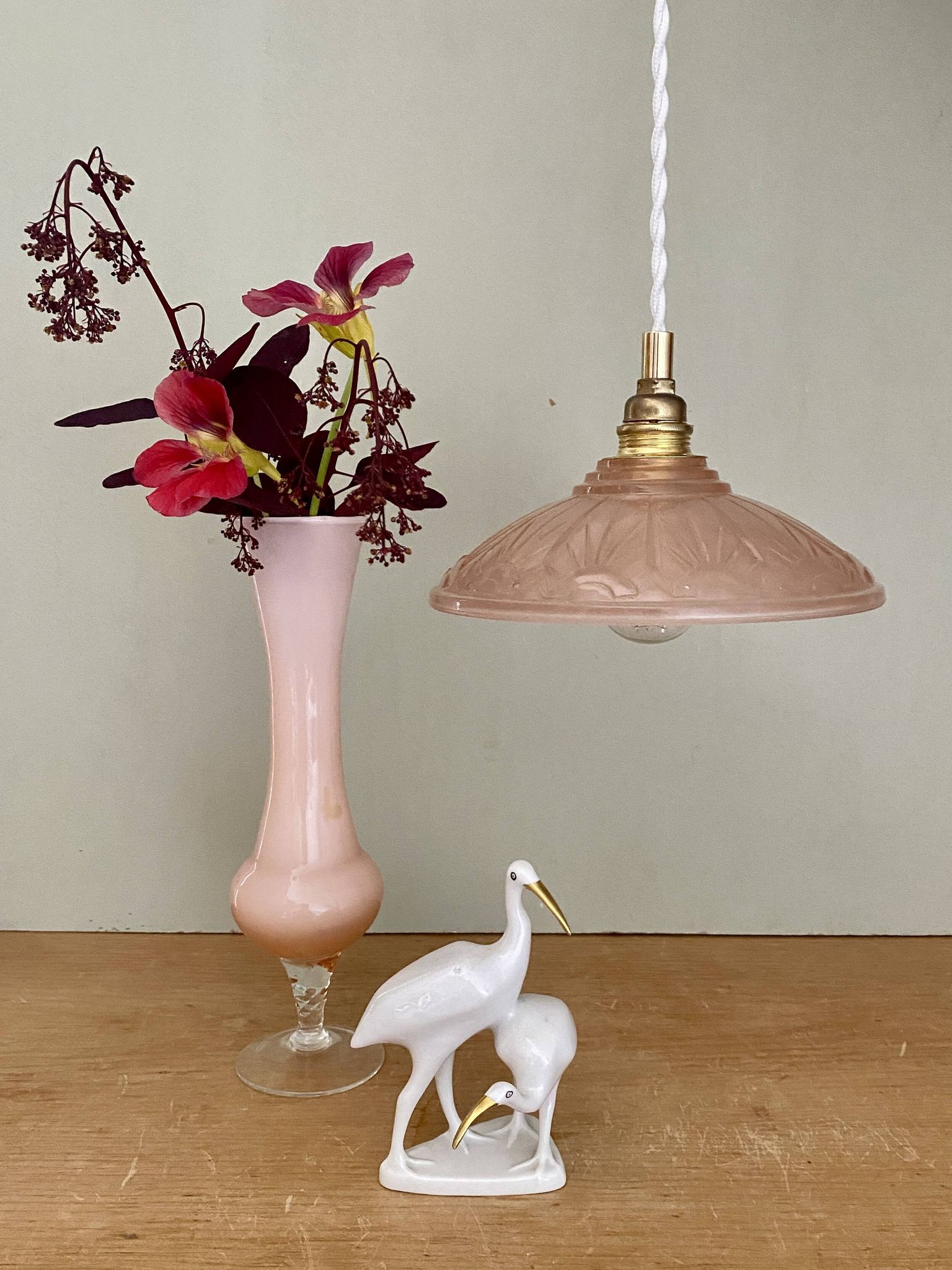 Vintage art eco lampshade pendant light in pink frosted glass