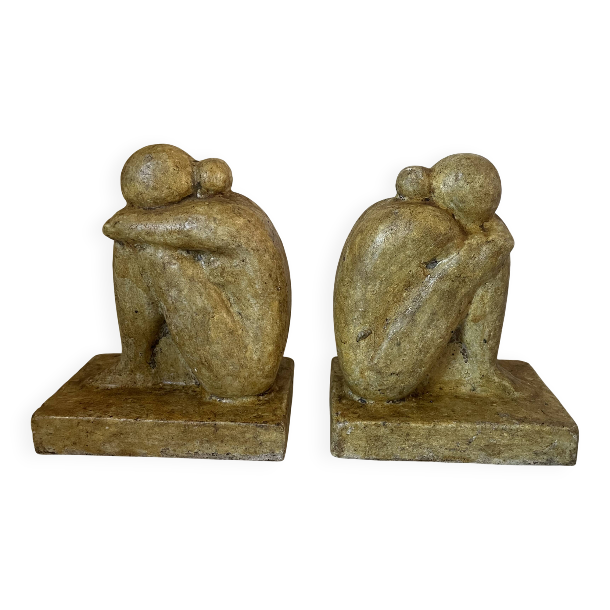 Serre-livres vintage en ciment patiné, sculptures de personnages enlacés, s