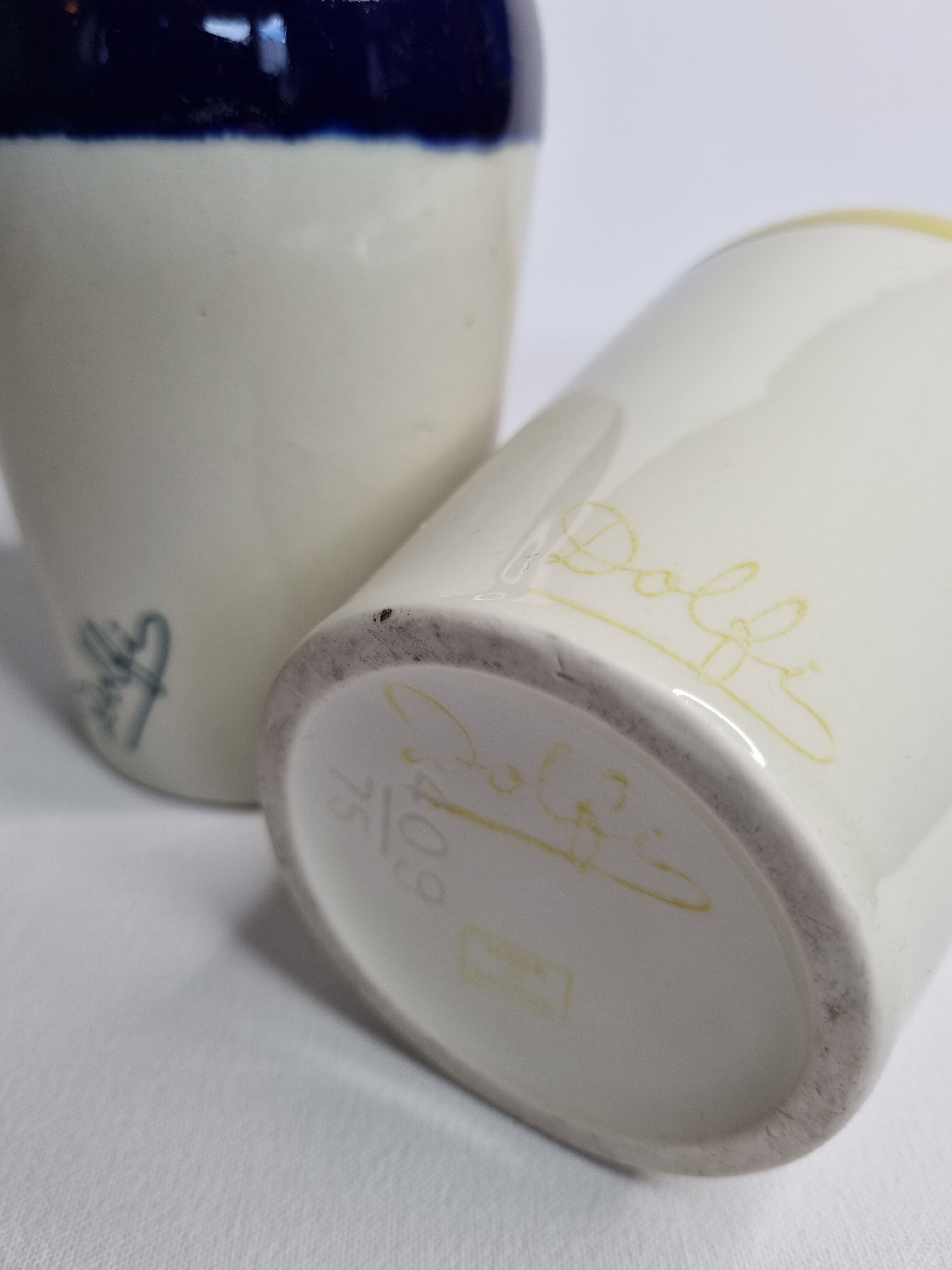 Two decanters "Dolfi", cobalt blue and yellow, 23 cm