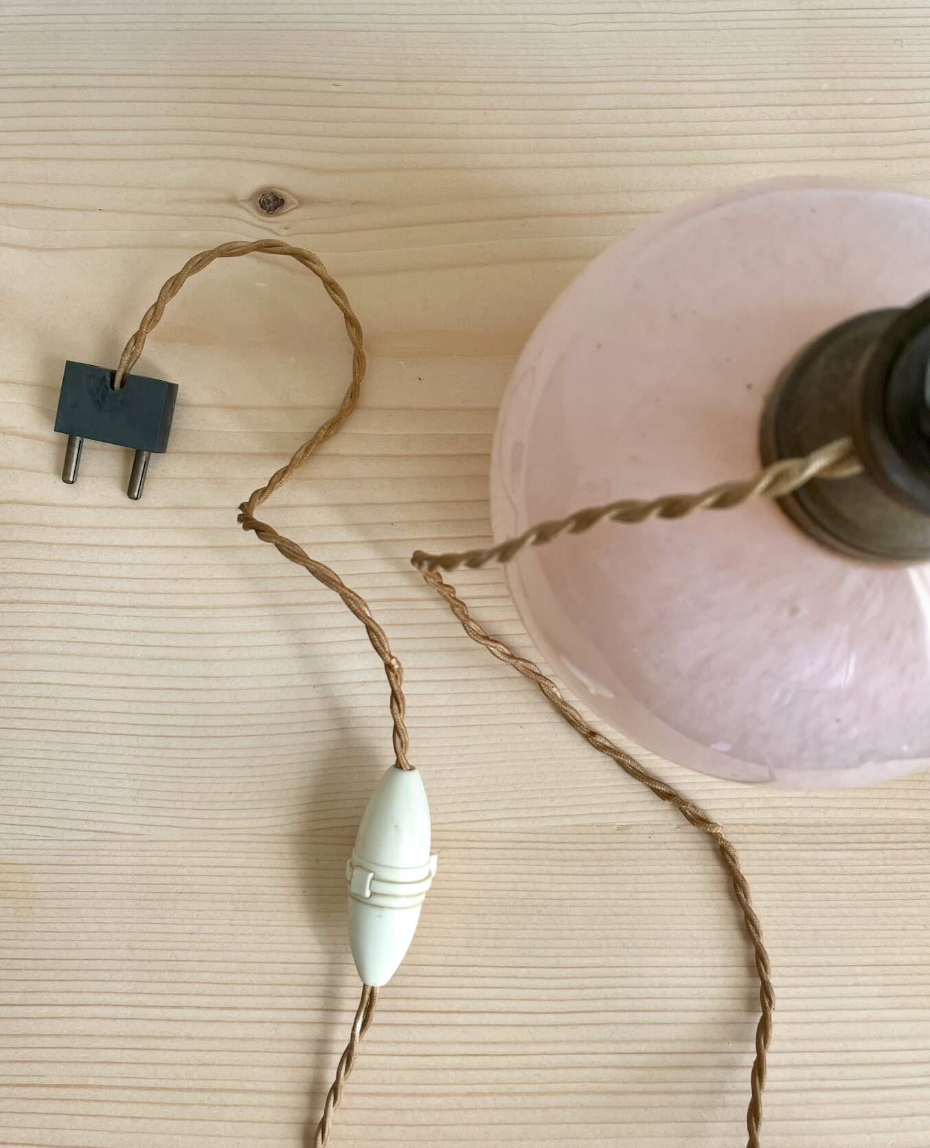 Art Deco pink opaline lamp