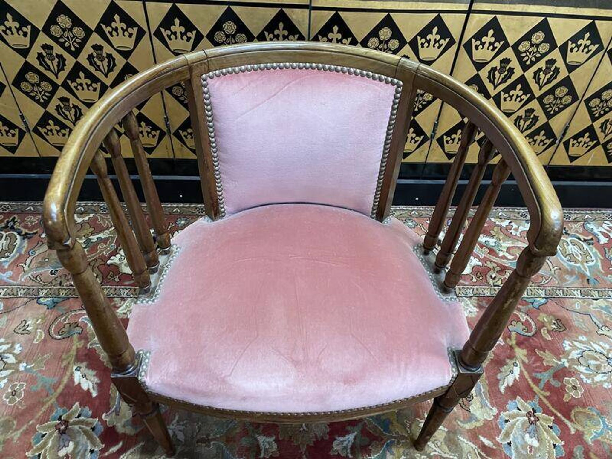 Fauteuil de bureau anglais en acajou et velours rose