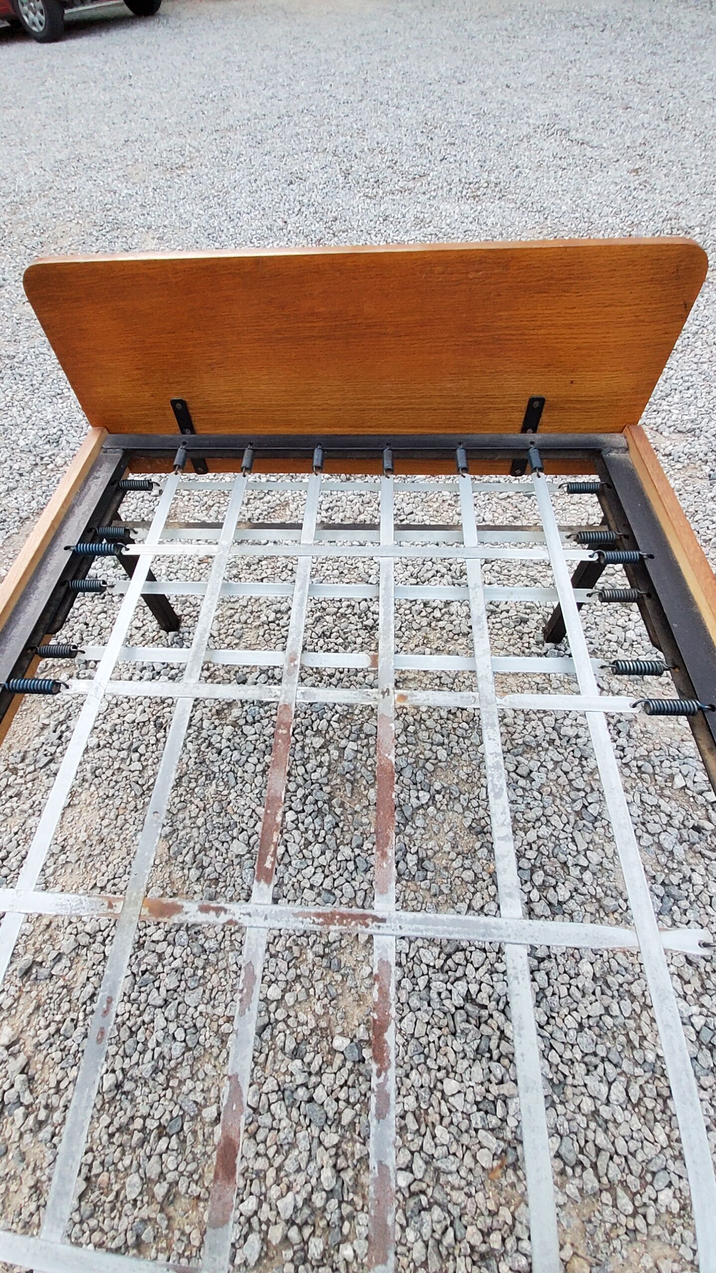Banquette des années 60 en chêne et pieds métalliques