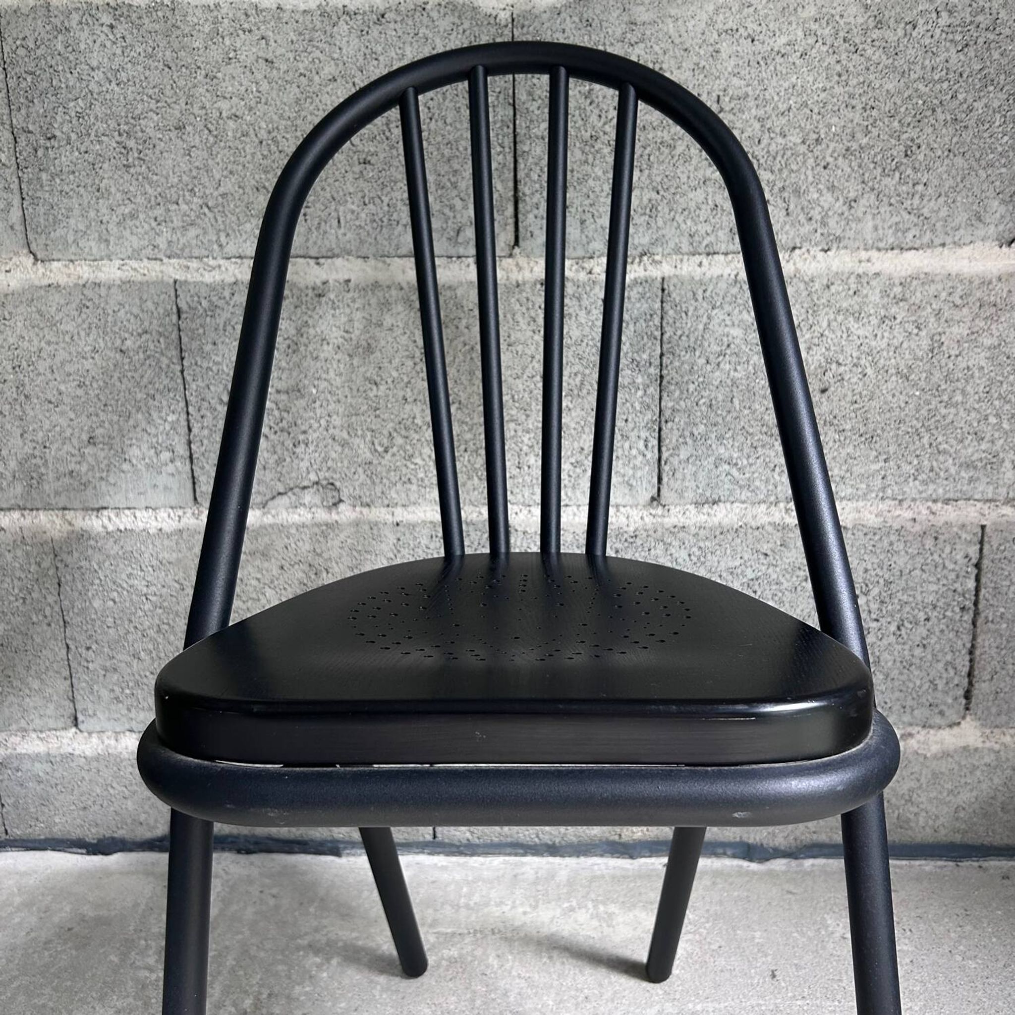 Black Surpil chair
