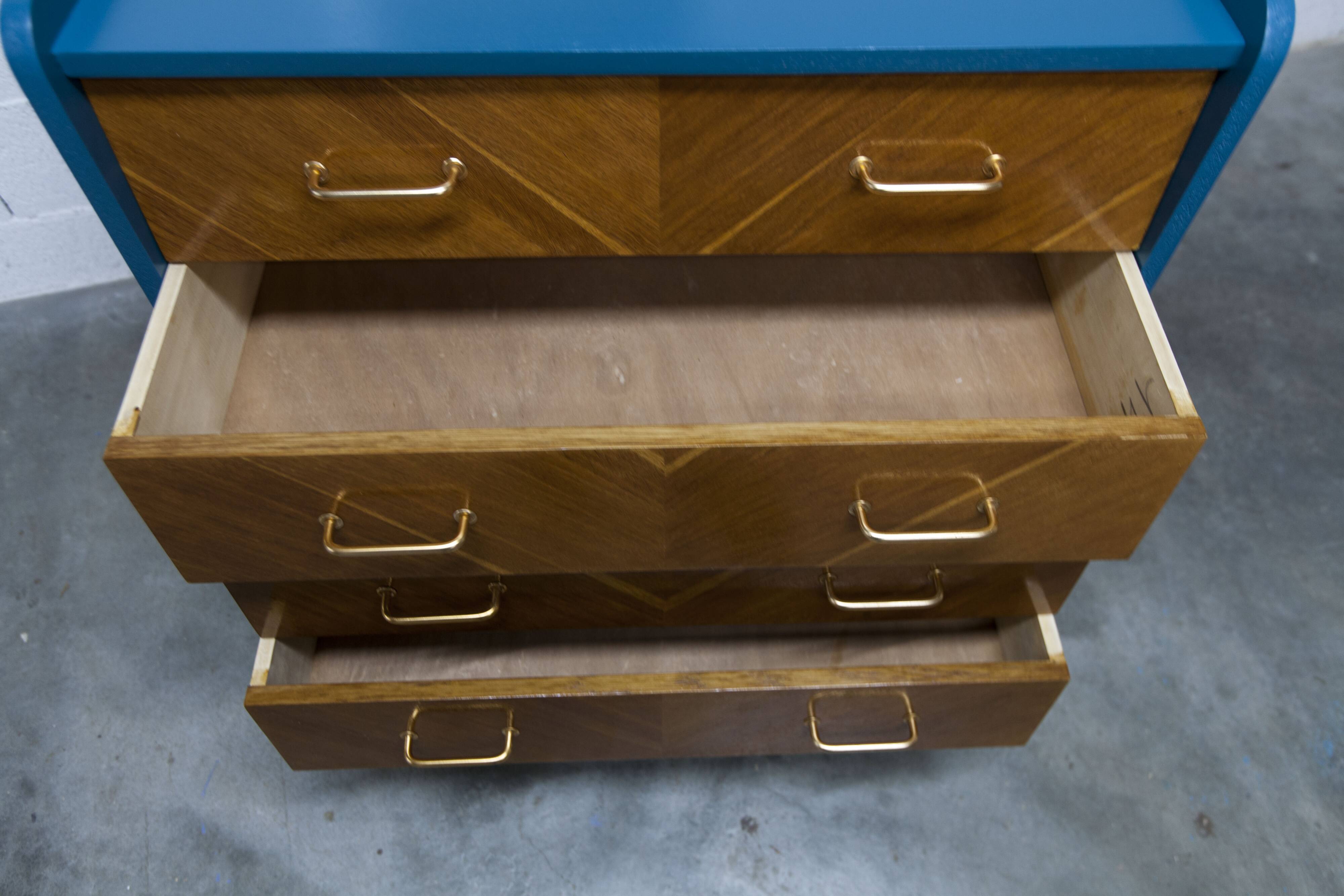 Atypical 1960s Scandinavian chest of drawers in blue Ainhoa Satiné with 4 drawers.