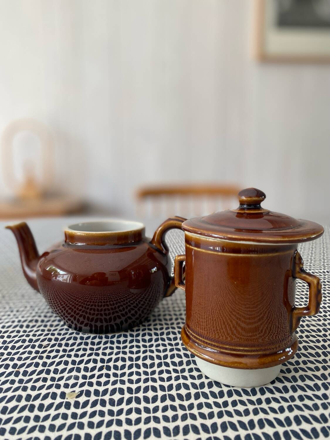 Ceramic tiered coffee pot