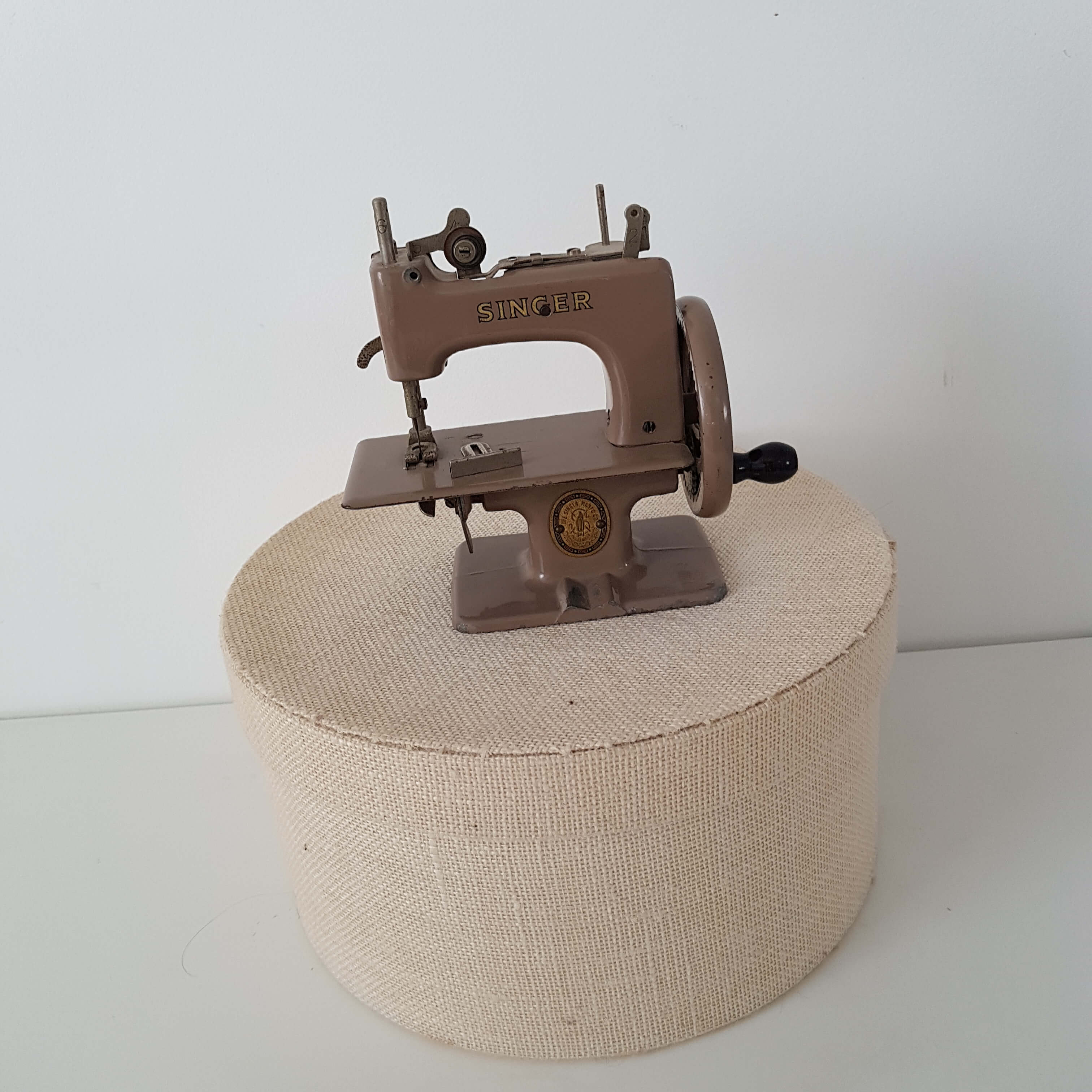 Singer old miniature sewing machine