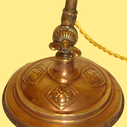 Lamp - foot in weighted brass Swungeneck adjustable with its acid-engraved crystal lampshade