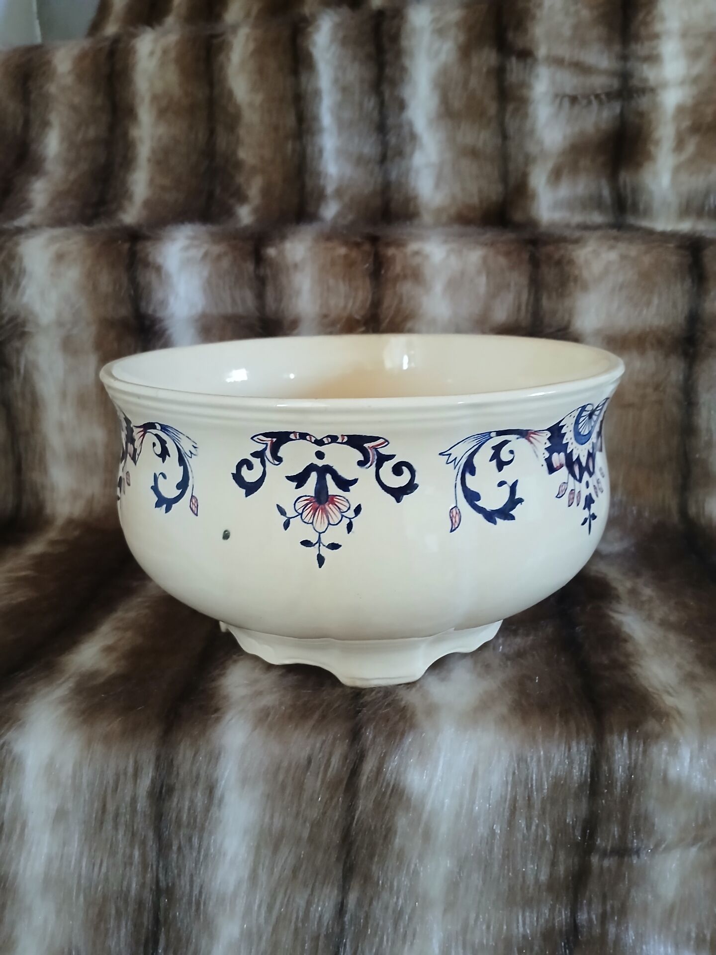 Antique "Rouennais" salad bowl from Longchamp