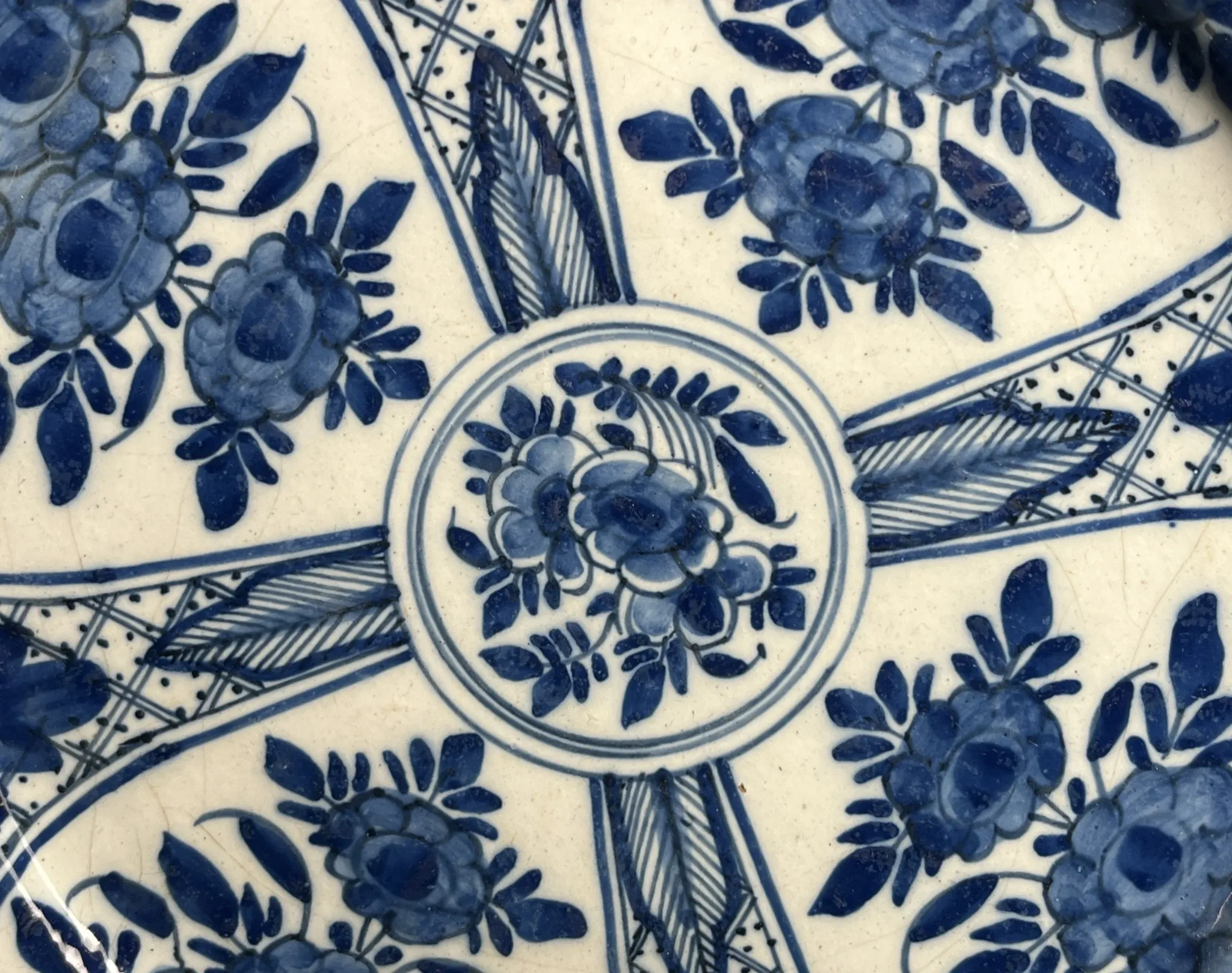 Delft, faience plate decorated in Kraak style, De Grieksche A manufacture, 18th century.