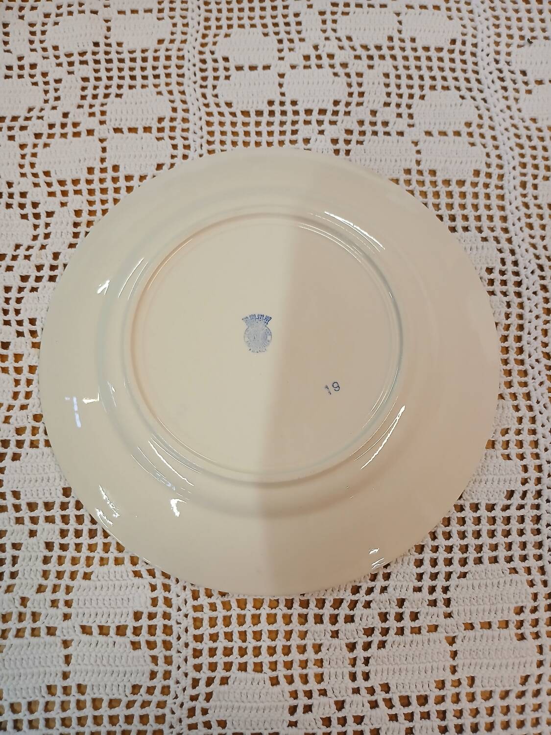 6 mismatched antique dinner plates