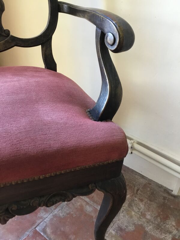 Fauteuil de style chippendale en bois patiné