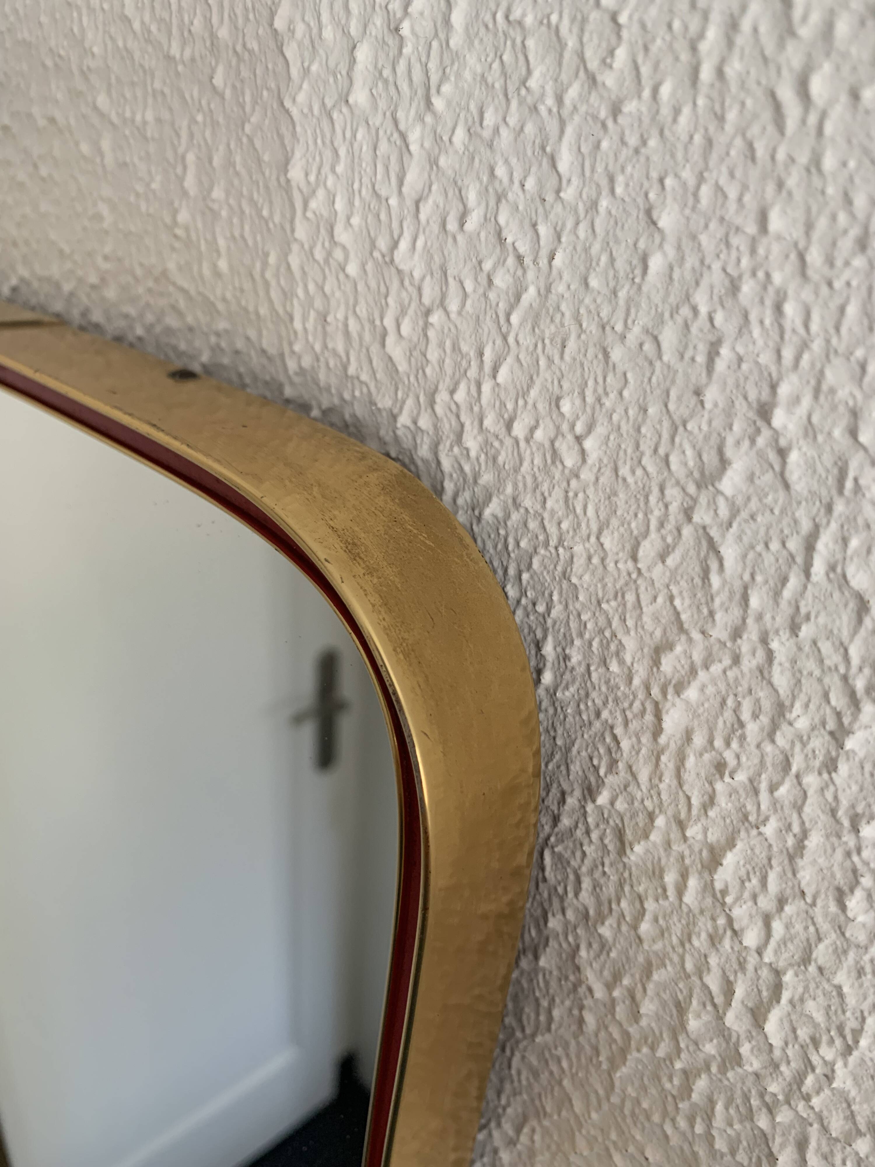 Vintage 1960 asymmetrical mirror in freeform, gold and red - 71 x 3