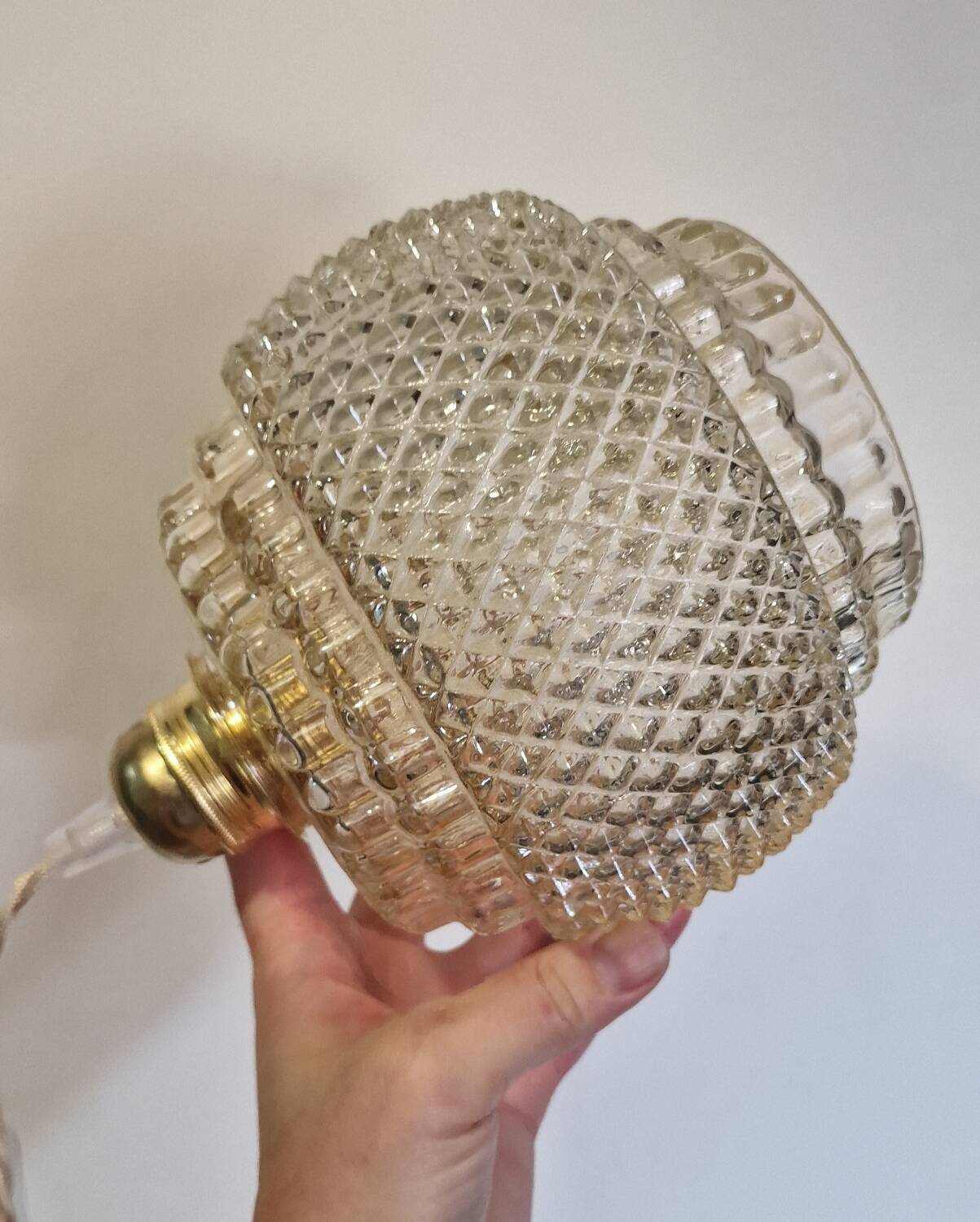 Diamond amber pendant light