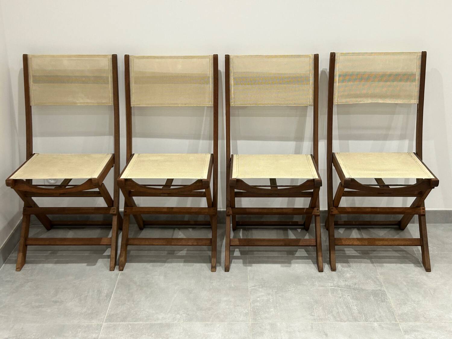 Set of 4 folding garden chairs