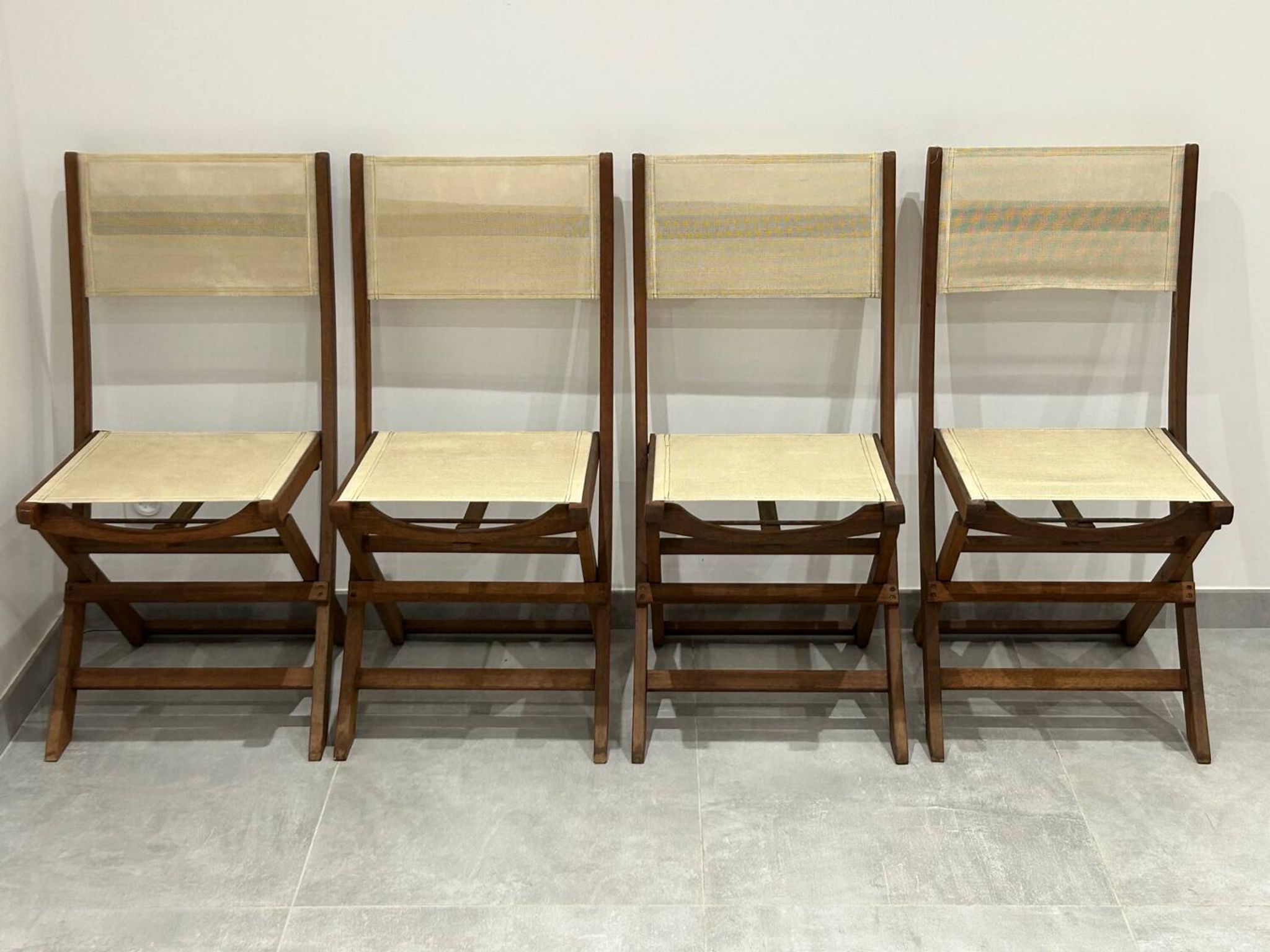 Set of 4 folding garden chairs