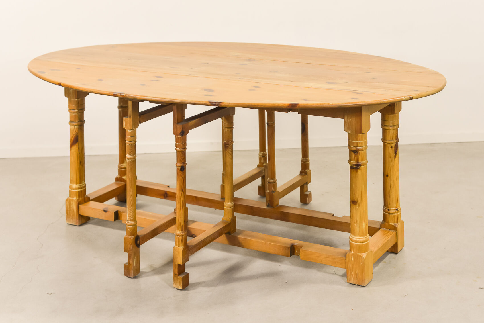 Table gateleg en pin scandinave années 1970