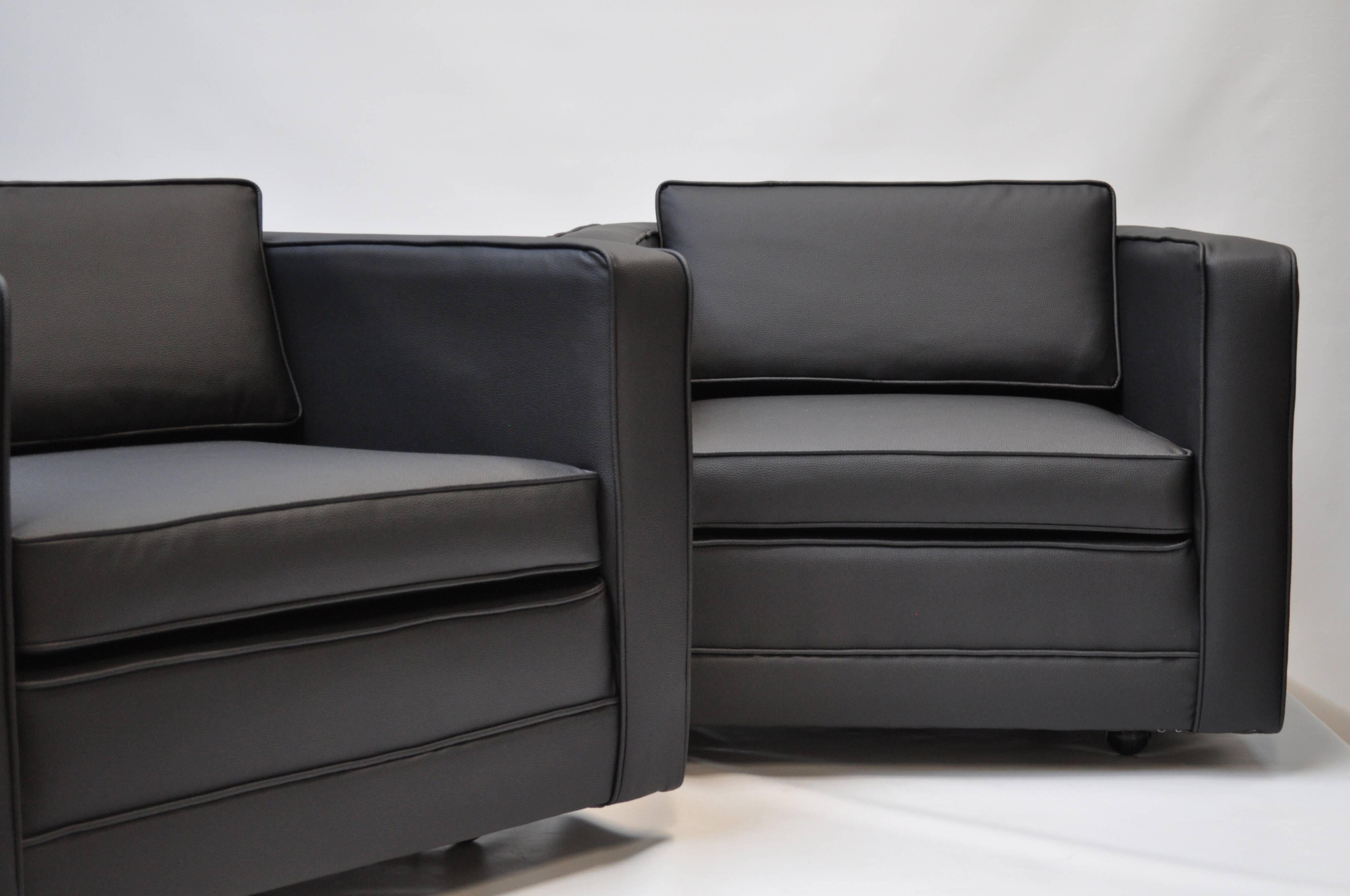 Pair of early Artifort F905 armchairs – restored and reupholstered – 1964