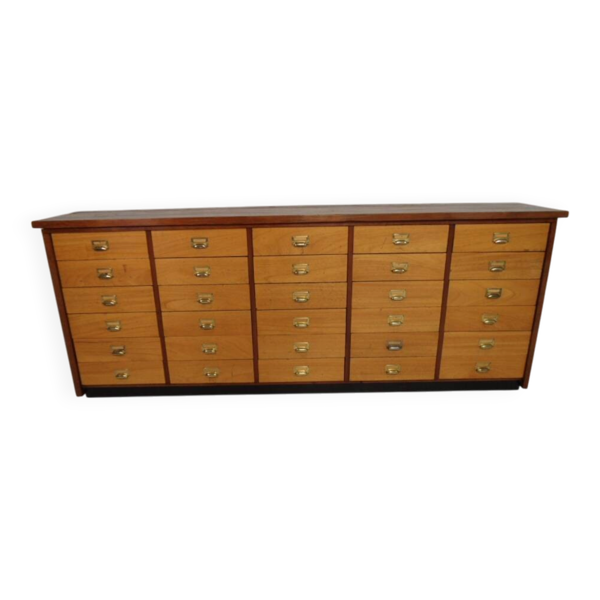 Vitrine de magasin vintage avec 30 tiroirs