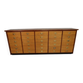 Vitrine de magasin vintage avec 30 tiroirs