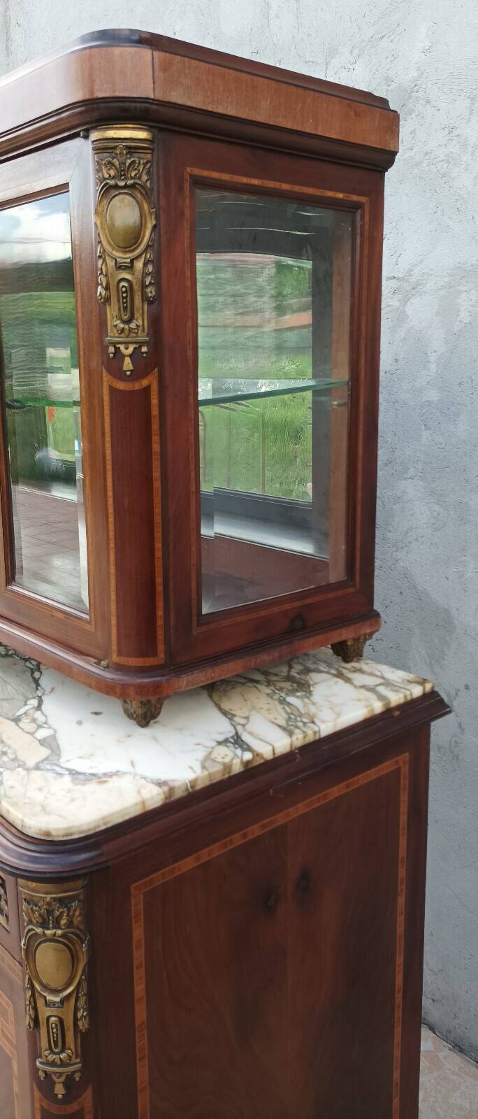 Louis XVI buffet in mahogany veneer and marquetry