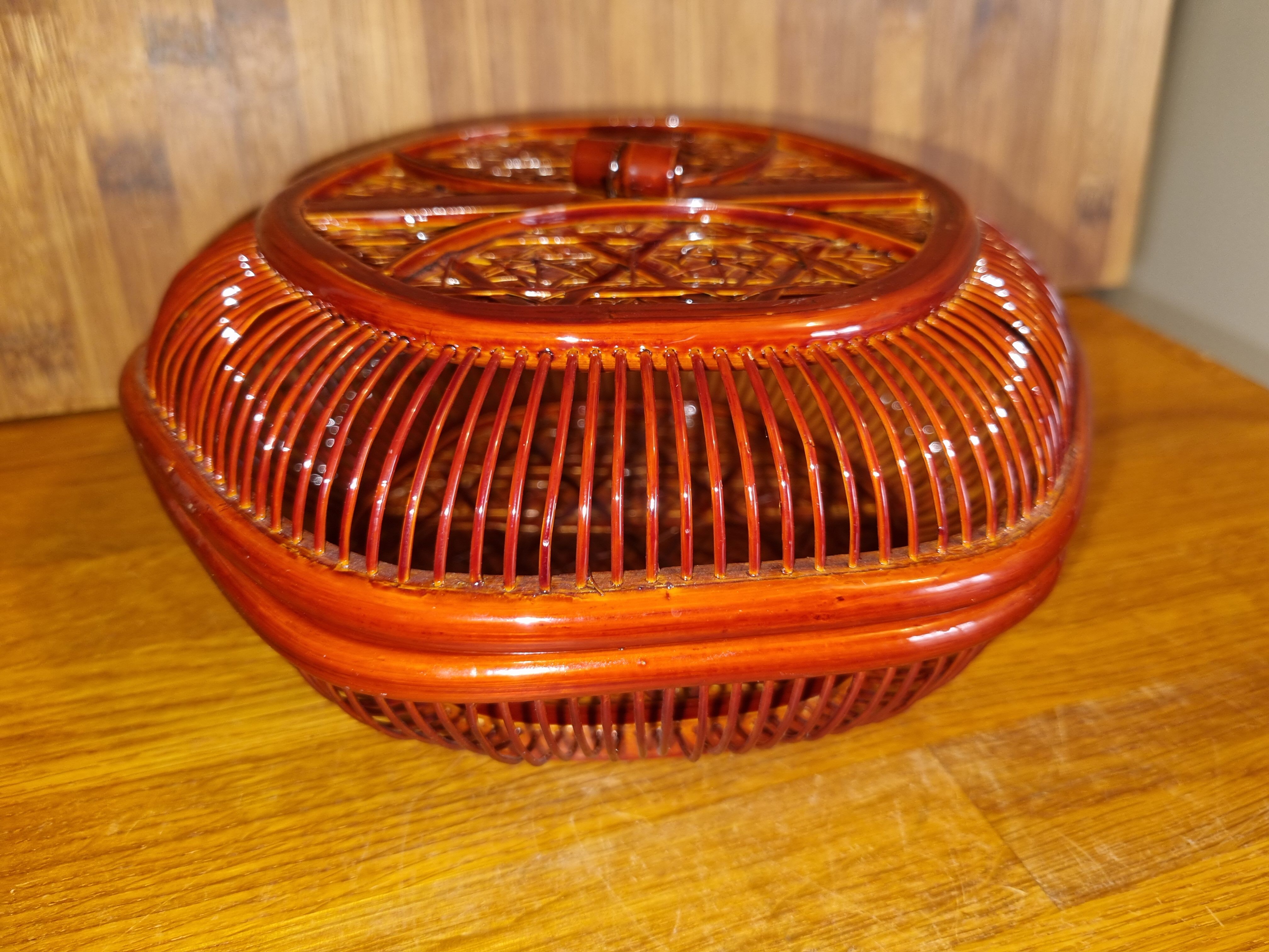 Lacquered bamboo box