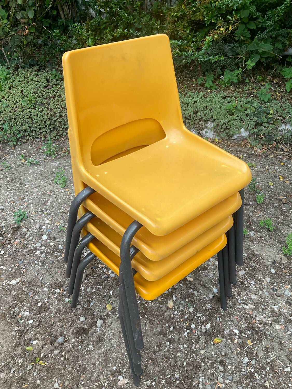 Vintage 70s table and 4 chairs set