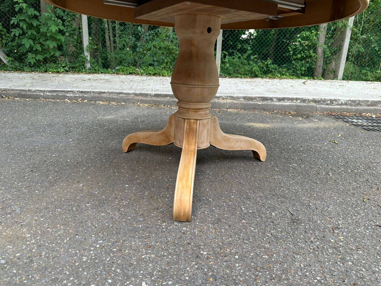 Table à manger ronde extensible rénovée pied central tripode bois 115-205cm