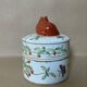 Pot couvert en faïence IMARI décor fait main, fleurs papillons et chat