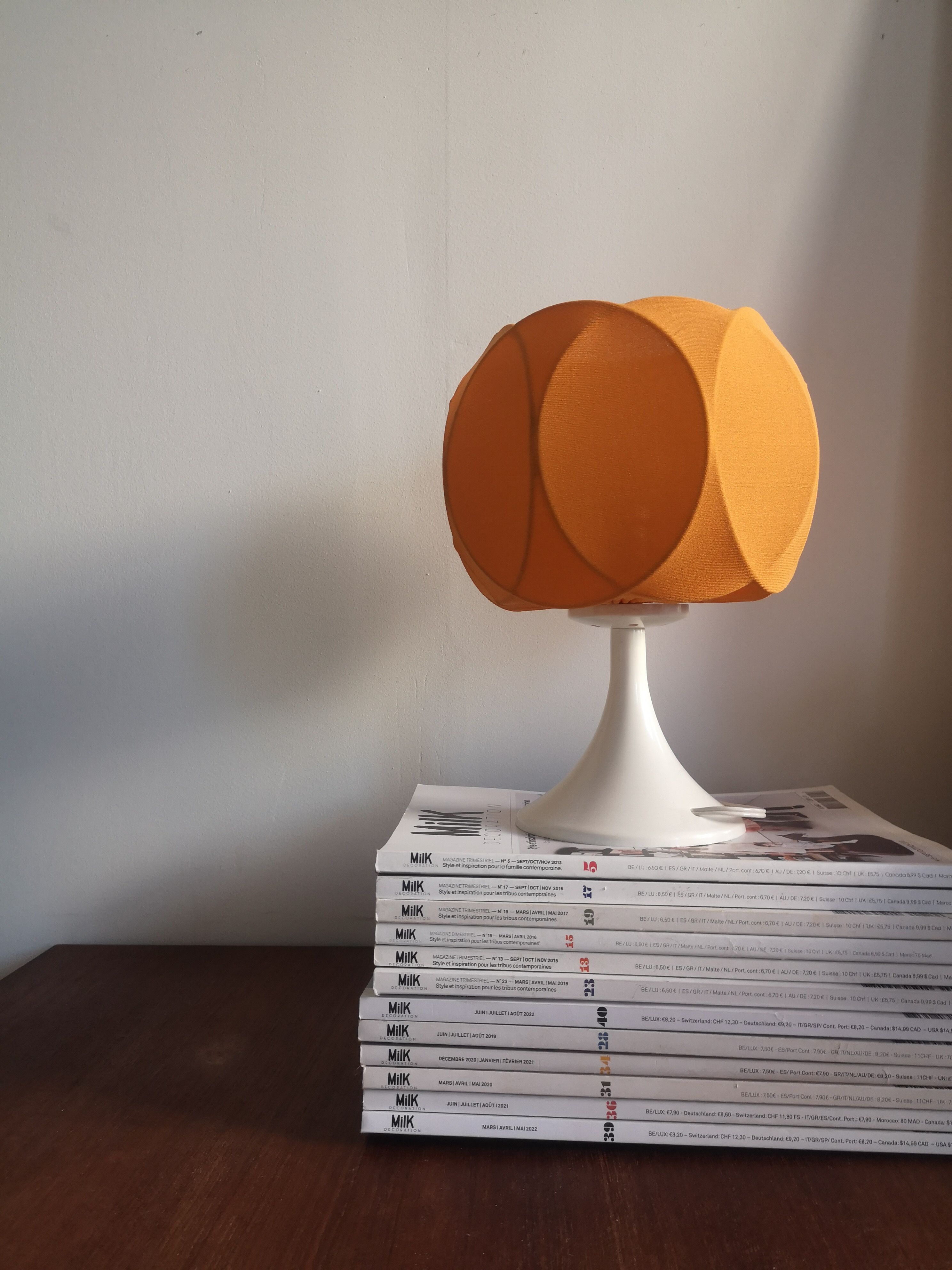 Lampe de table tulipe design space age 1960