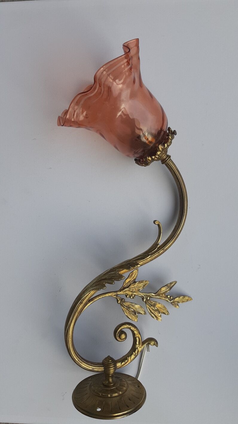 Art deco bronze wall lamp