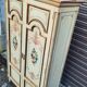 Armoire peinte à 2 portes