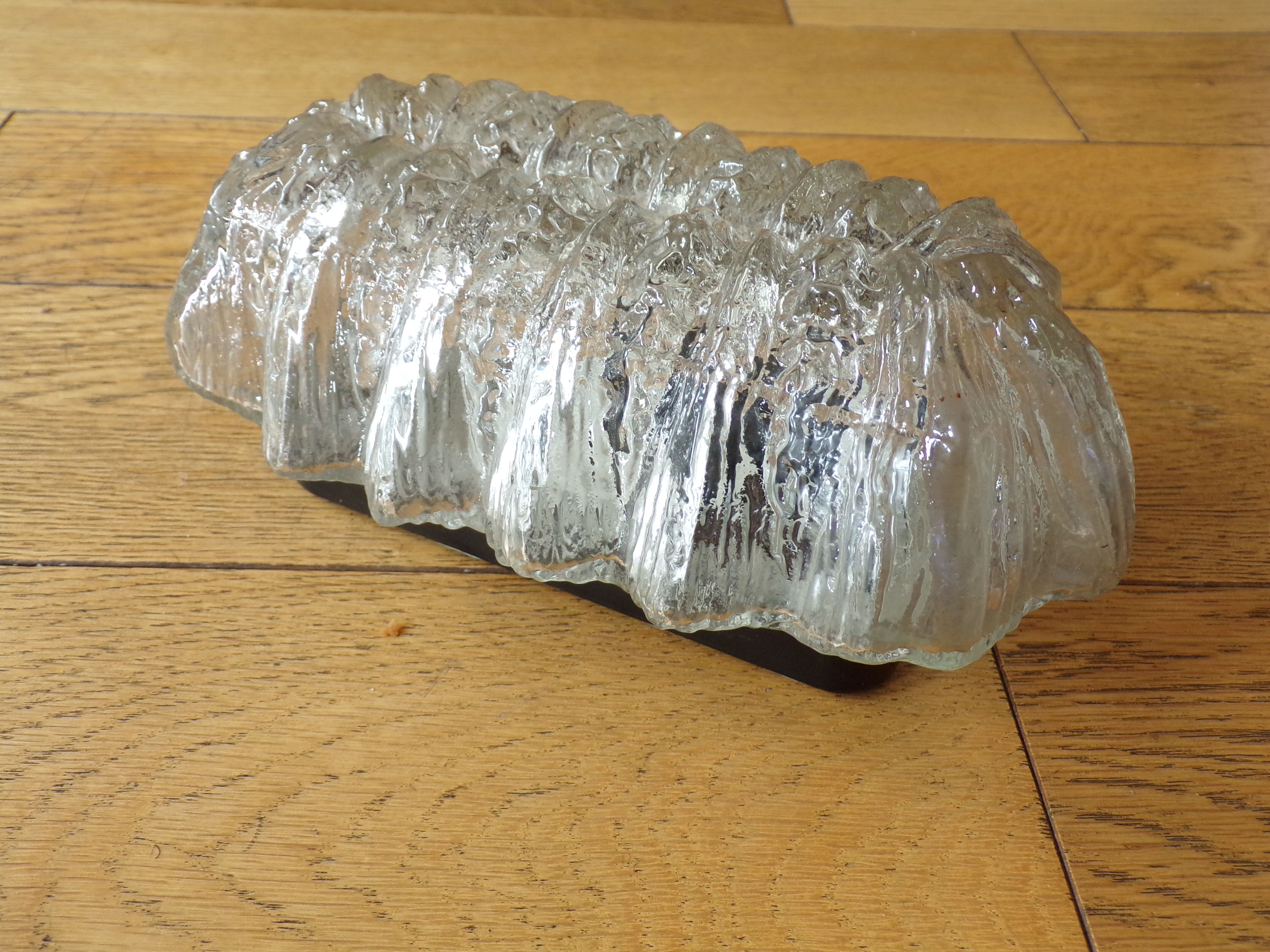 sheet-shaped moulded glass sconce