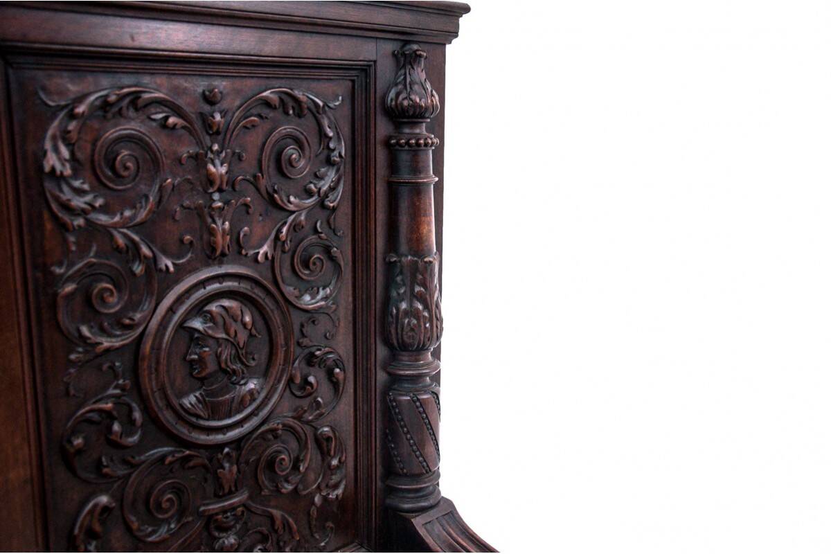 Box bench, France, around 1880.