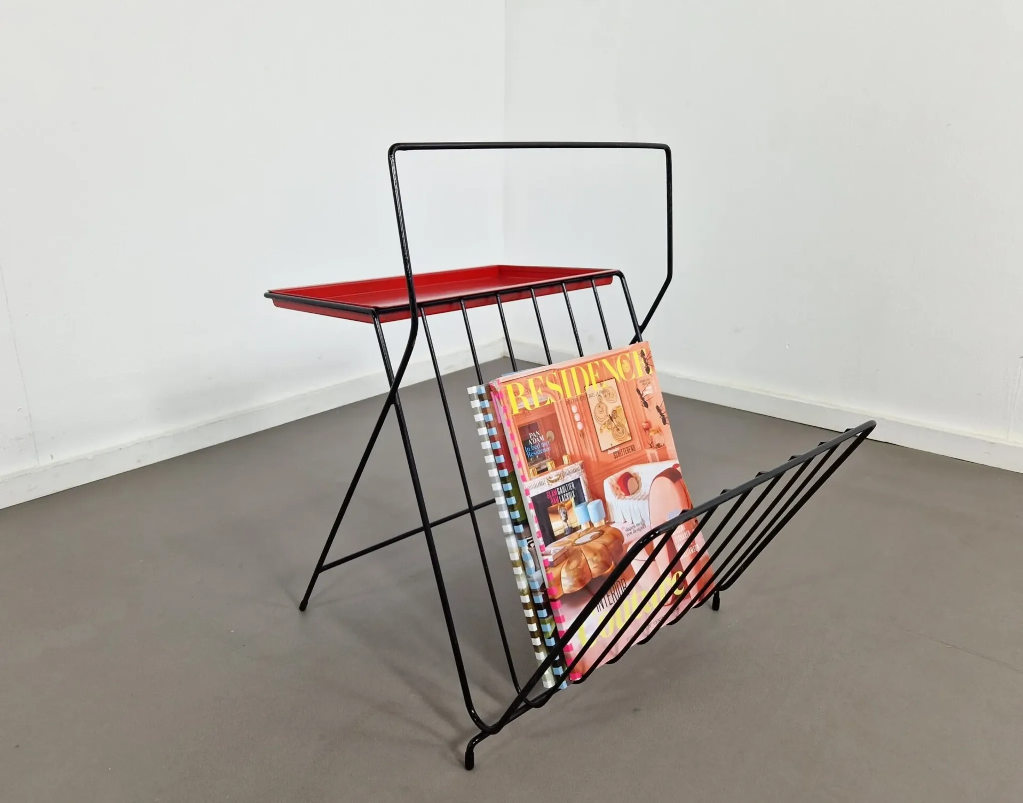 Vintage magazine rack | 1960s