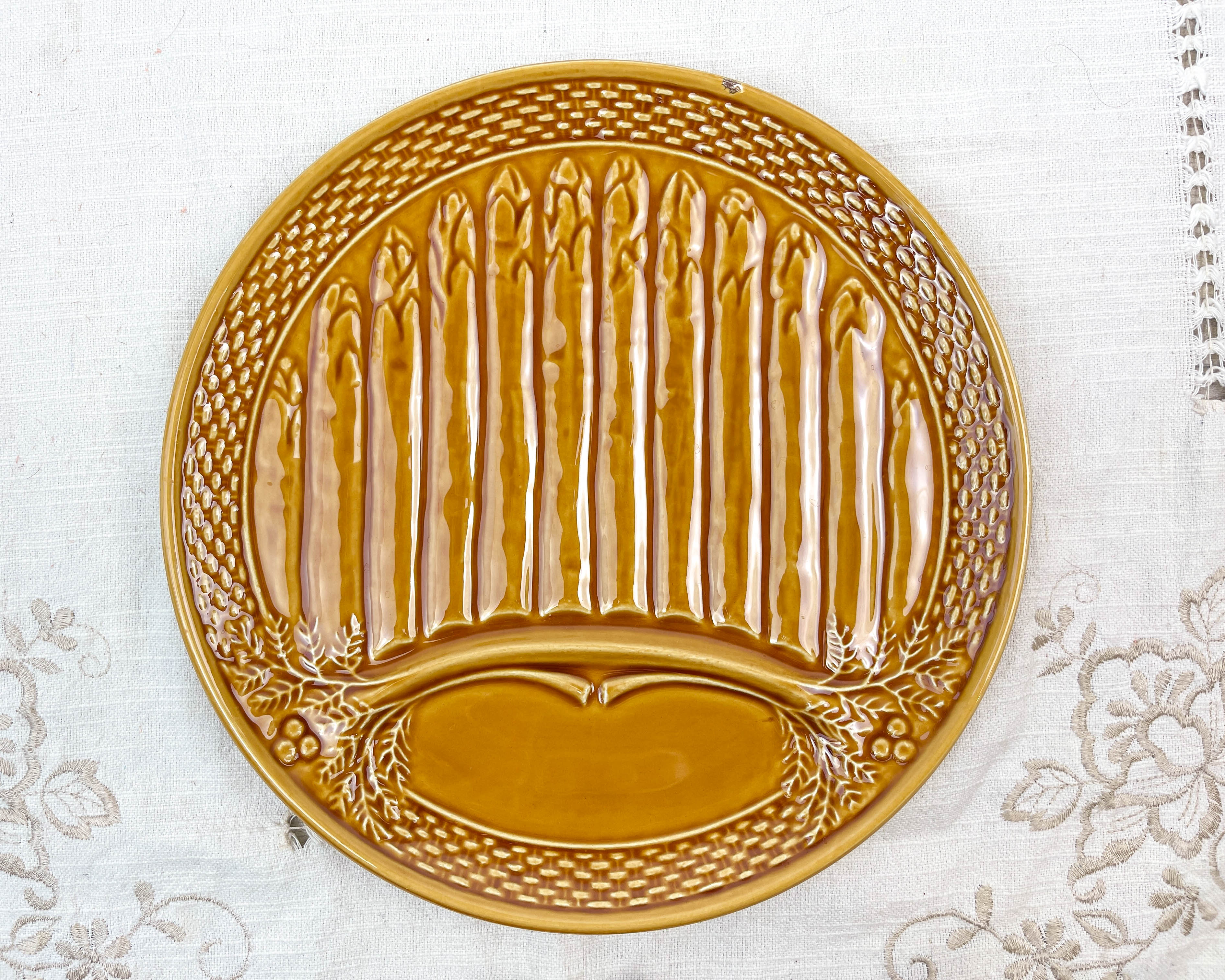 6 asparagus plates in slurry earthenware made in france 1970