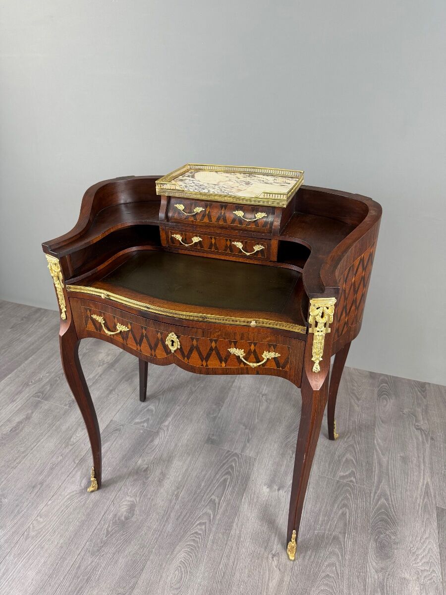 Bureau de dame Napoléon III en marqueterie et bronze doré, XIXe Siècle