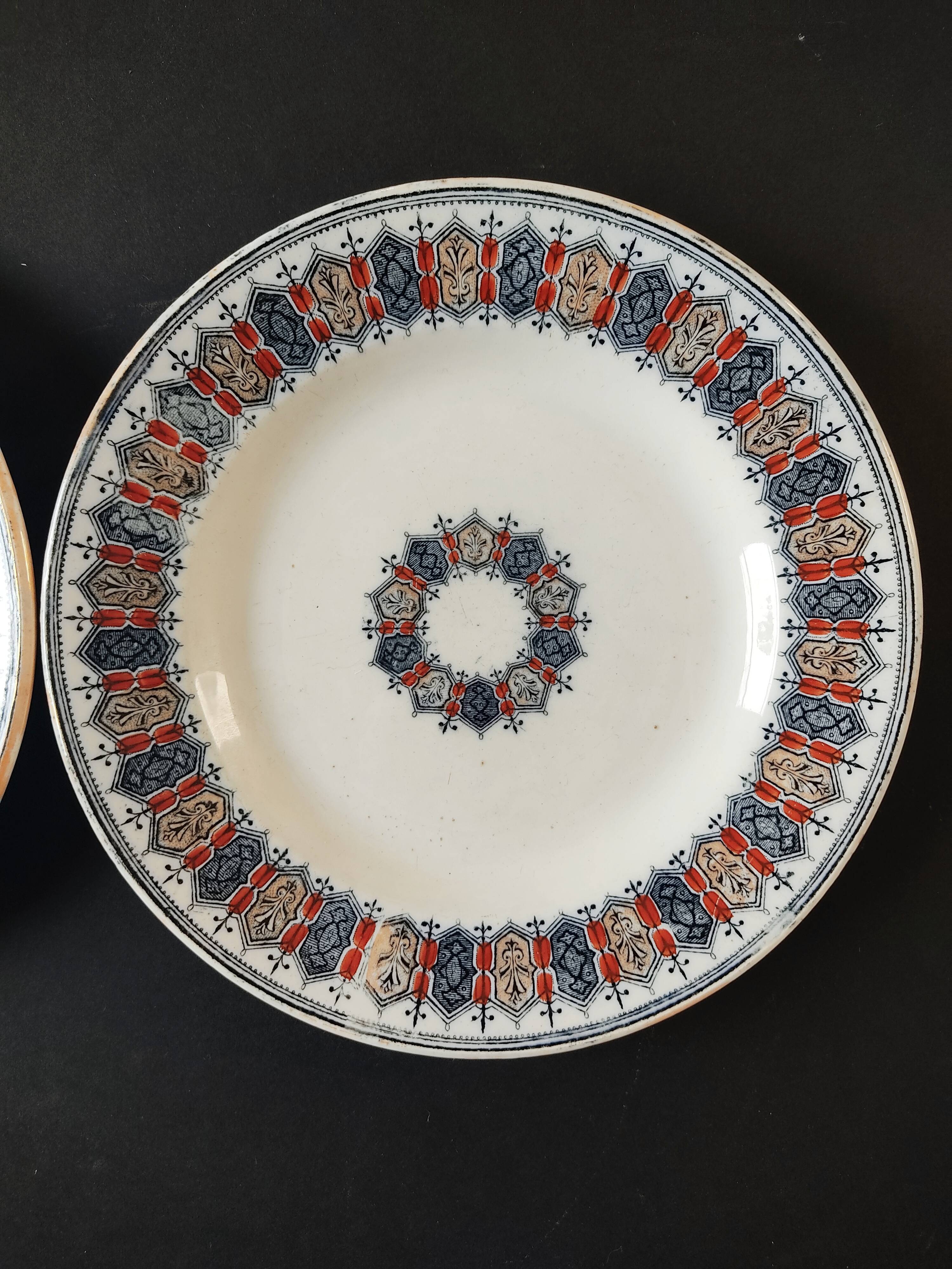 Pair of plate Boch Brothers Keramis Cellini