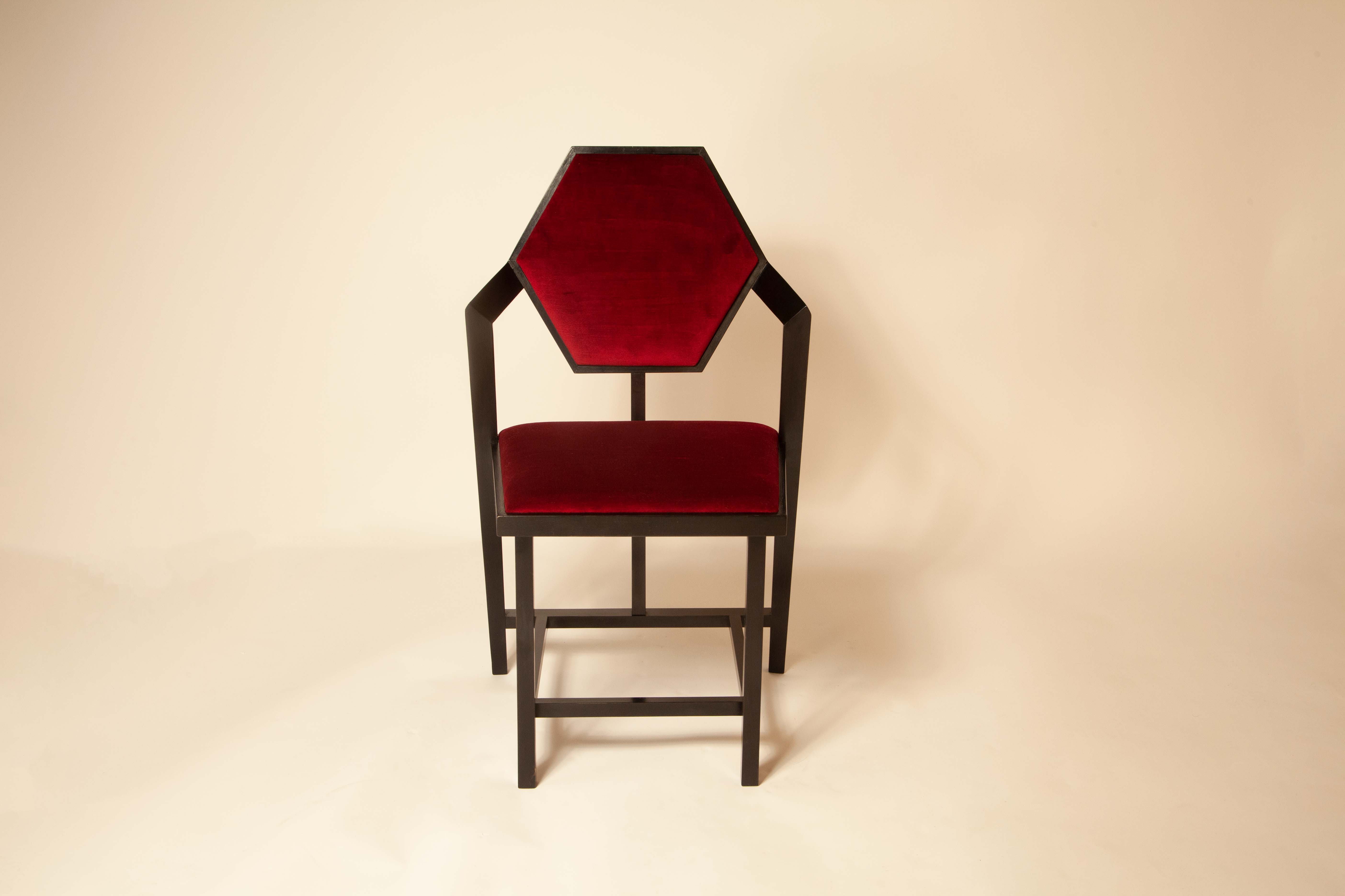 Lot 4 chaises par Frank Lloyd Wright années 80