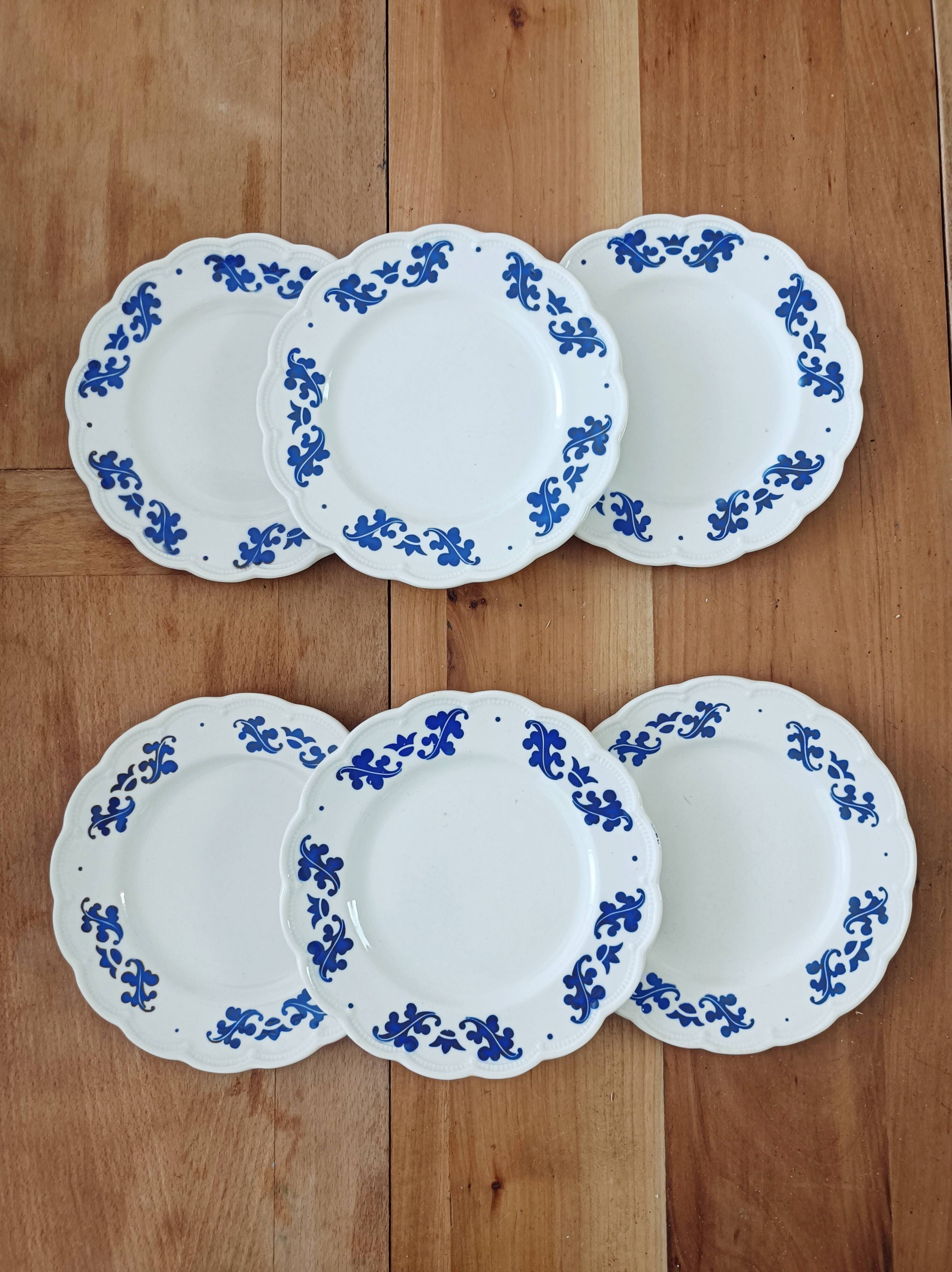 Set of 6 Boch oak leaf dessert plates
