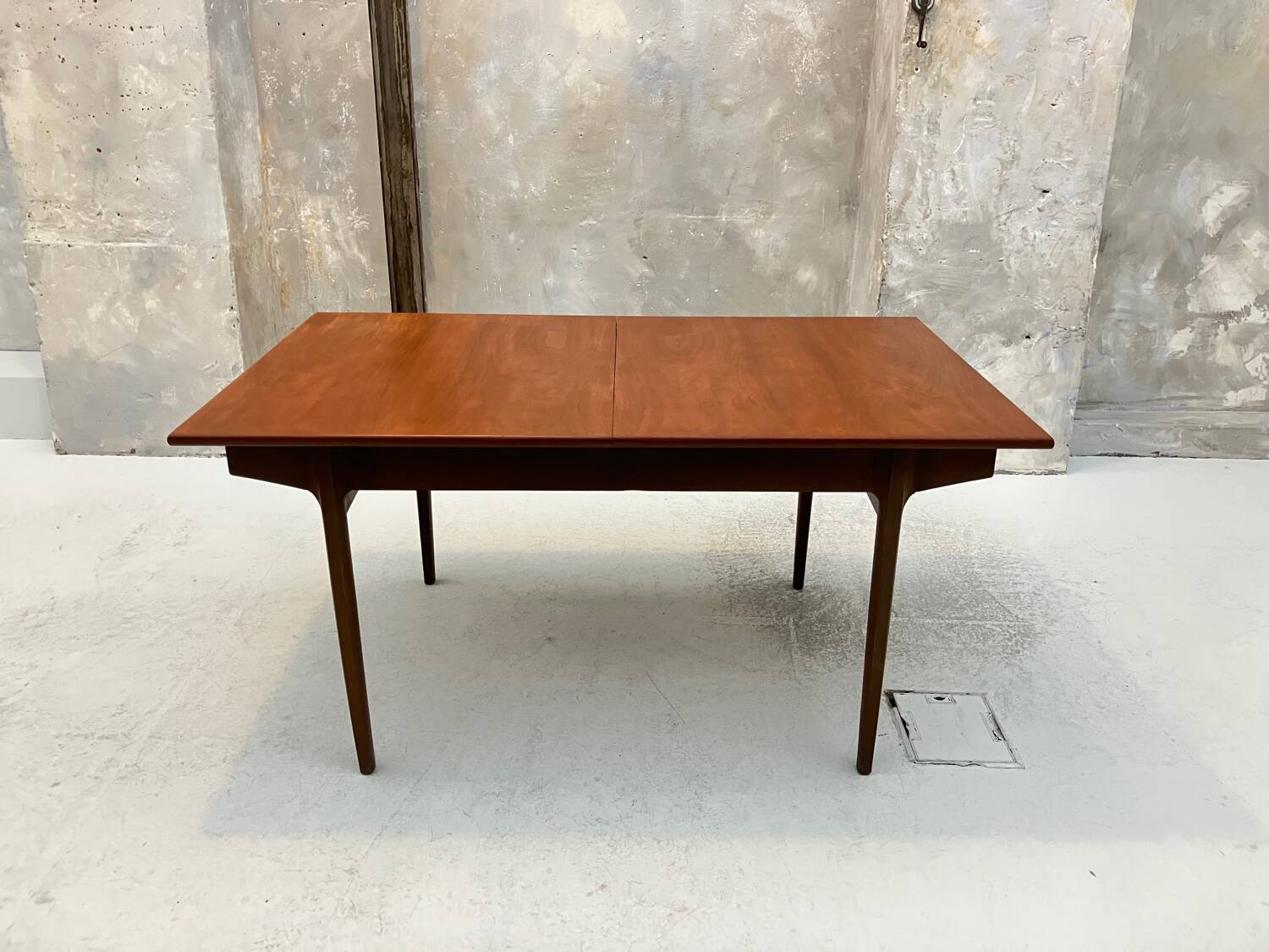 Table scandinave extensible vintage en teck