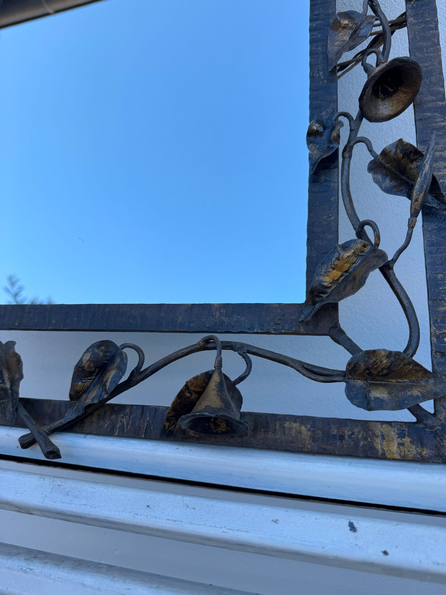 Wrought iron mirror with ivy Art Deco