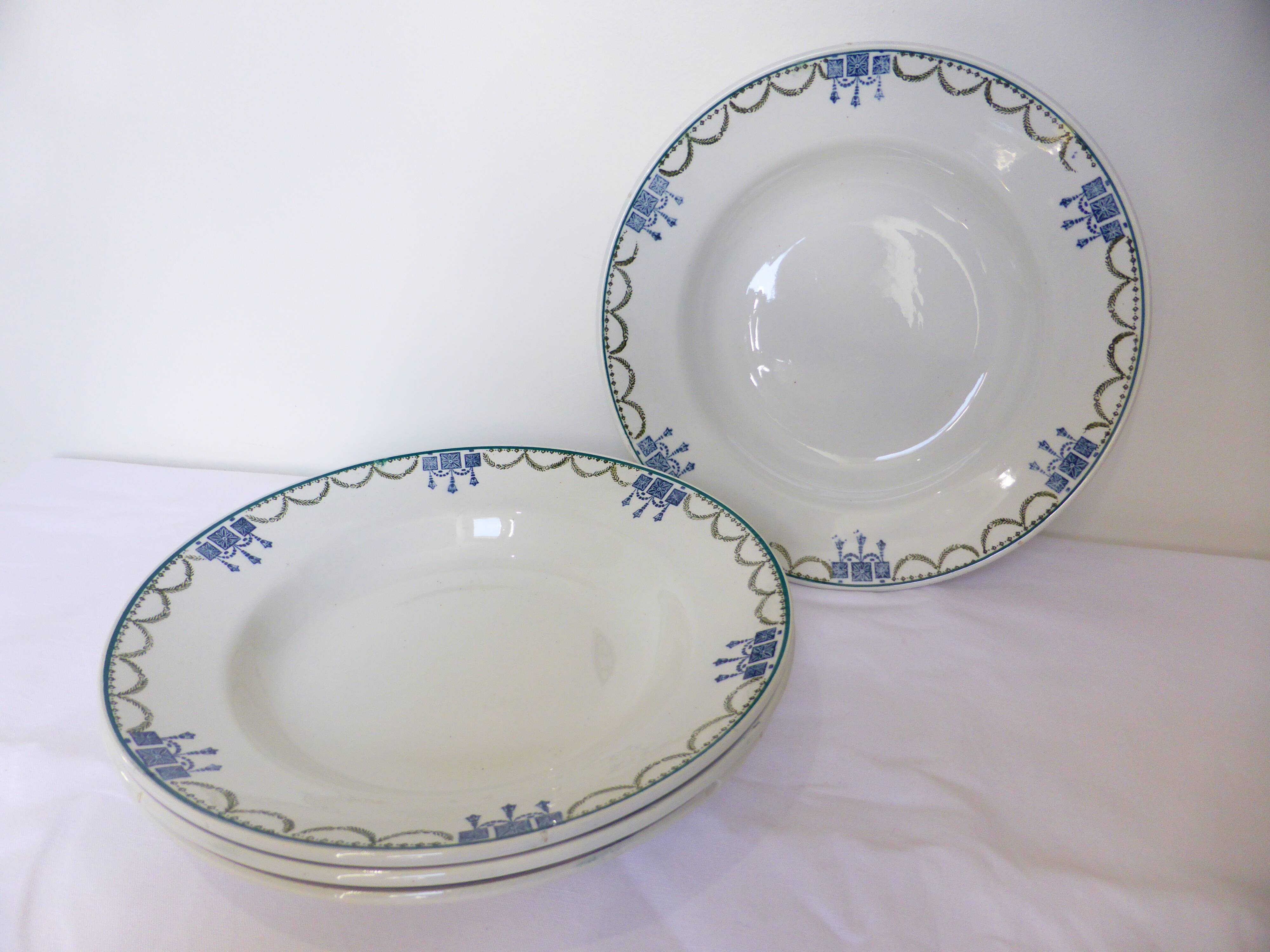 4 vintage soup plates from St Amand 220643