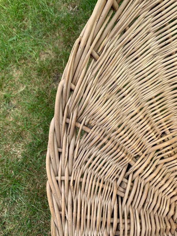 Fauteuil corbeille en rotin ancien
