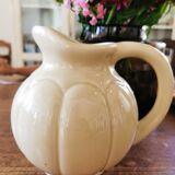 Enamelled ball pitcher